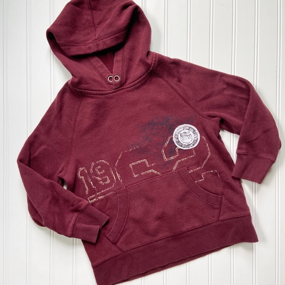 •Cherokee• maroon graphic hoodie